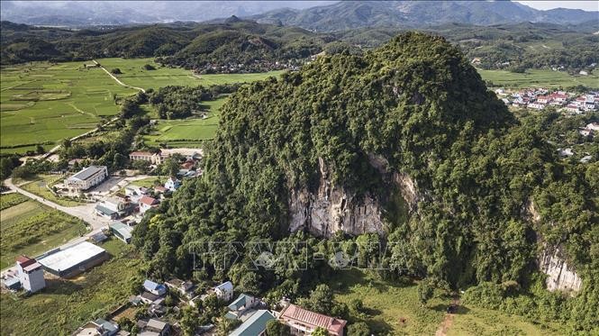 Khám phá giá trị đặc biệt của hai di tích Mái đá làng Vành và hang xóm Trại ảnh 1