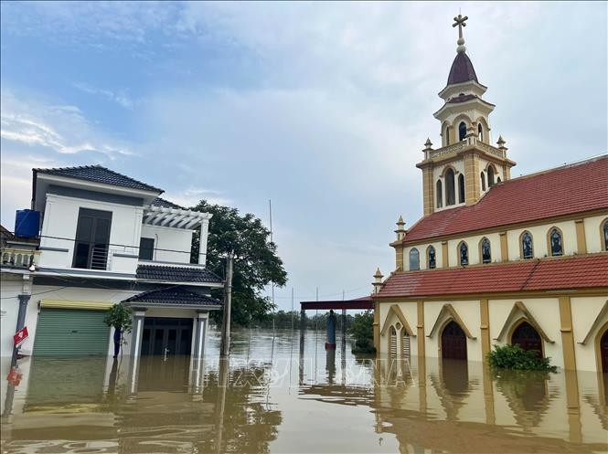 Dồn lực hỗ trợ người dân vùng rốn lũ Nho Quan ảnh 1