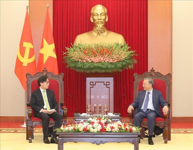 Tổng Bí thư, Chủ tịch nước tiếp Đặc phái viên, Cố vấn đặc biệt về Ngoại giao và An ninh của Tổng thống Hàn Quốc ảnh 2