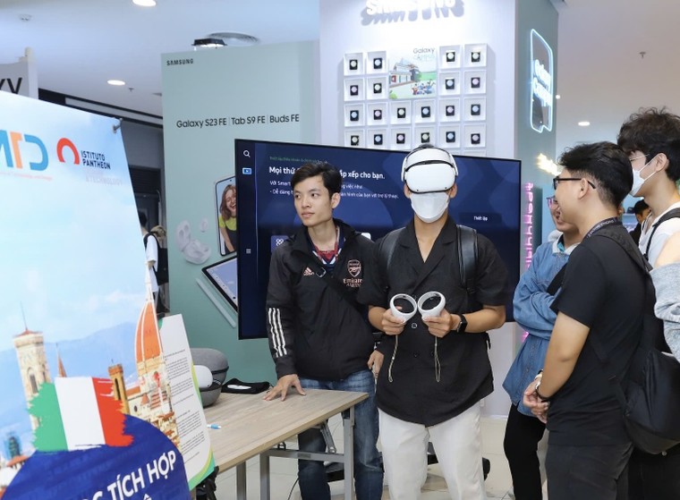 Nhịp sống Sài Gòn xưa và nay được tái hiện sống động bằng công nghệ tại ArtTech Fusion ảnh 2