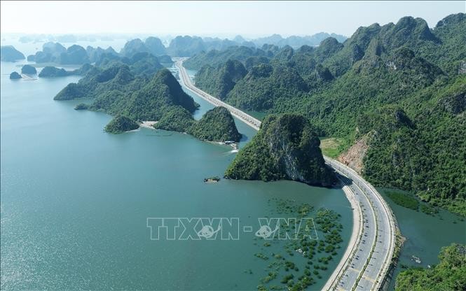 Tuyến đường bao biển xuyên núi kết nối hai di sản Vịnh Hạ Long và Vịnh Bái Tử Long ảnh 3
