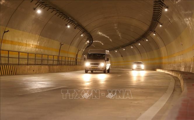 Tuyến đường bao biển xuyên núi kết nối hai di sản Vịnh Hạ Long và Vịnh Bái Tử Long ảnh 11