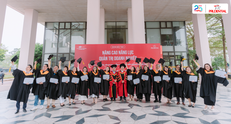 Prudential bế giảng khóa “Nâng cao năng lực quản trị doanh nghiệp”, hoàn thiện hình mẫu nhà lãnh đạo đa năng ảnh 1
