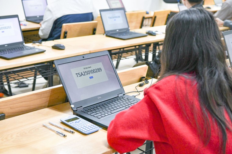 Khoảng 14.000 thí sinh tham dự kỳ thi riêng đầu tiên của năm 2025 ảnh 5