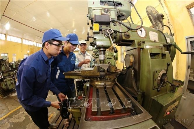 Bàn giao chức năng quản lý nhà nước đối với giáo dục nghề nghiệp về Bộ GD&ĐT ảnh 1