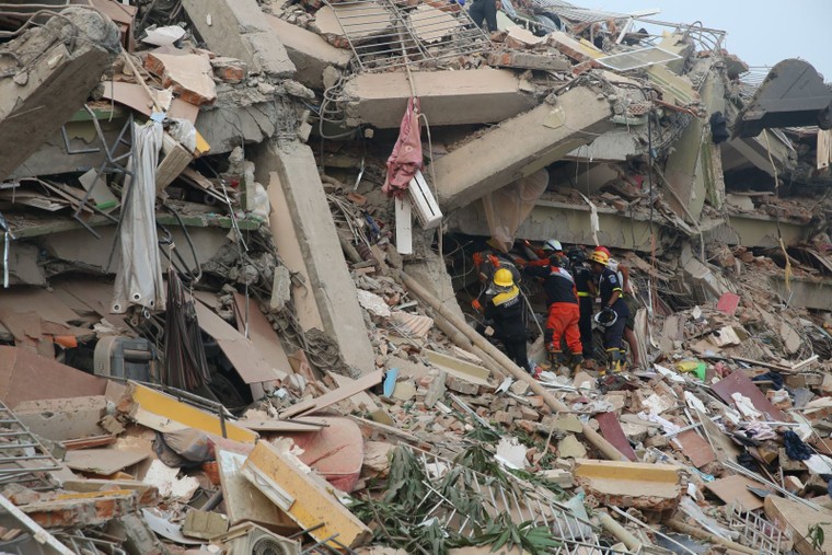 Động đất ở Myanmar: Hy vọng cứu thêm nạn nhân còn sống dần tan biến ảnh 2