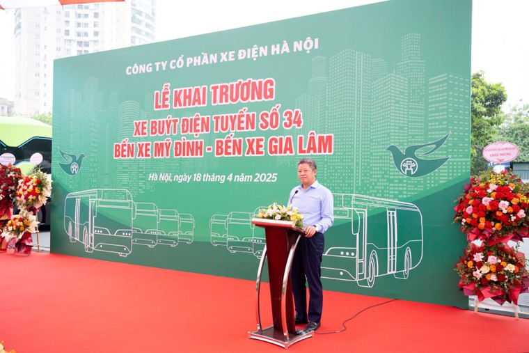 Hà Nội đưa 17 xe buýt điện VinFast vào vận hành tuyến buýt số 34 ảnh 2