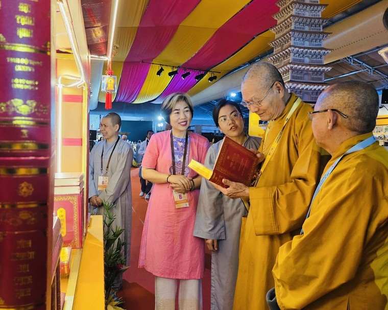 87 bảo vật Quốc gia được giới thiệu đến công chúng TP Hồ Chí Minh ảnh 10