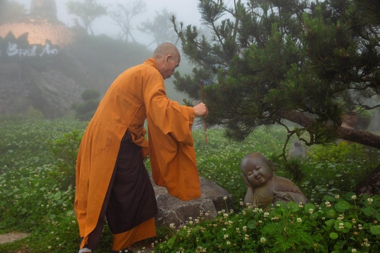 Đỉnh thiêng Fansipan tổ chức lễ mừng Phật đản năm 2025 ảnh 4