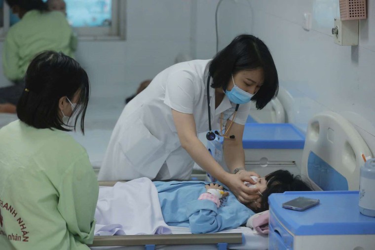 Hà Nội vẫn ghi nhận hàng trăm ca mắc sởi mỗi tuần ảnh 1