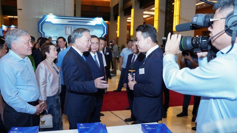 Tân Á Đại Thành vinh dự góp mặt tại hội nghị toàn quốc về phát triển kinh tế tư nhân ảnh 2