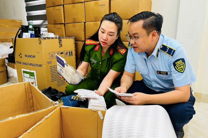 Cơ quan chức năng TP Hà Nội xác minh các sản phẩm thực phẩm chức năng giả ảnh 1