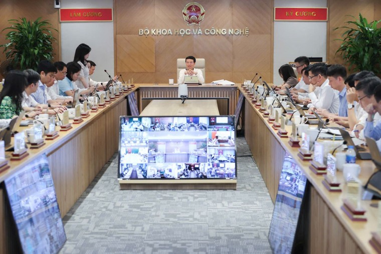 Tăng tốc hoàn thiện chính sách pháp luật về khoa học, công nghệ, đổi mới sáng tạo, chuyển đổi số ảnh 1