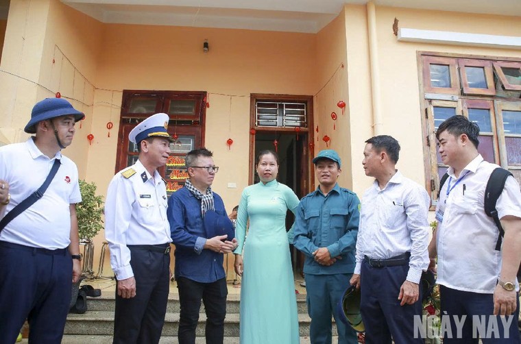 Chuyến tàu đặc biệt với 100 nhà báo sẽ tiếp thêm “sức mạnh” cho các chiến sĩ nơi biển đảo ảnh 2