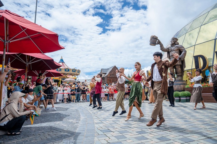 Emirates mở đường bay thẳng, mang khách quốc tế cao cấp tới Đà Nẵng ảnh 5