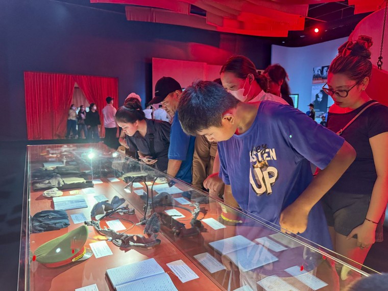 Bảo tàng "Vinh quang Công an nhân dân Việt Nam" - nơi lắng đọng những ký ức thiêng liêng ảnh 4