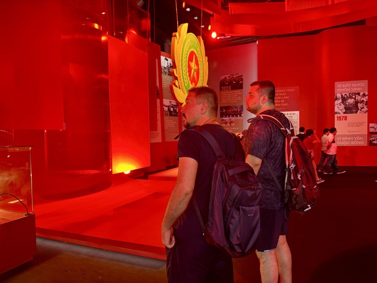 Bảo tàng "Vinh quang Công an nhân dân Việt Nam" - nơi lắng đọng những ký ức thiêng liêng ảnh 6