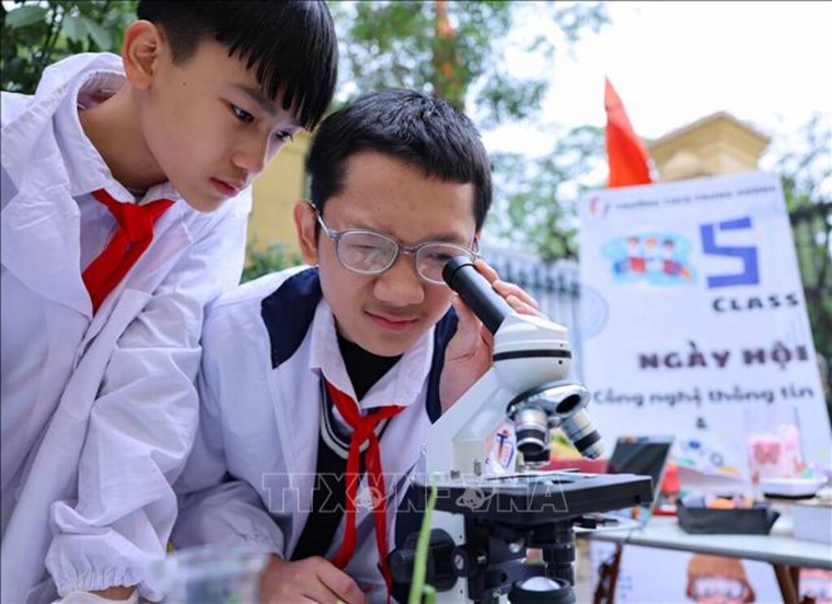 Nâng chuẩn năng lực môn Toán của học sinh Việt Nam nhìn từ kết quả đánh giá PISA ảnh 1