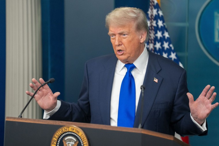 Tổng thống Trump từ bỏ chính sách 'Nước Mỹ trên hết' để can dự vào vũng lầy Trung Đông? ảnh 1