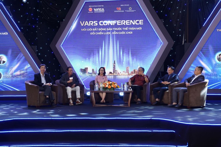 Ngày hội Môi giới Bất động sản Việt Nam 2025: “FLY UP – VARS Vững tâm, Vươn tầm mới” ảnh 5