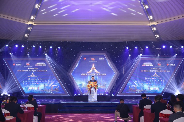 Ngày hội Môi giới Bất động sản Việt Nam 2025: “FLY UP – VARS Vững tâm, Vươn tầm mới” ảnh 6