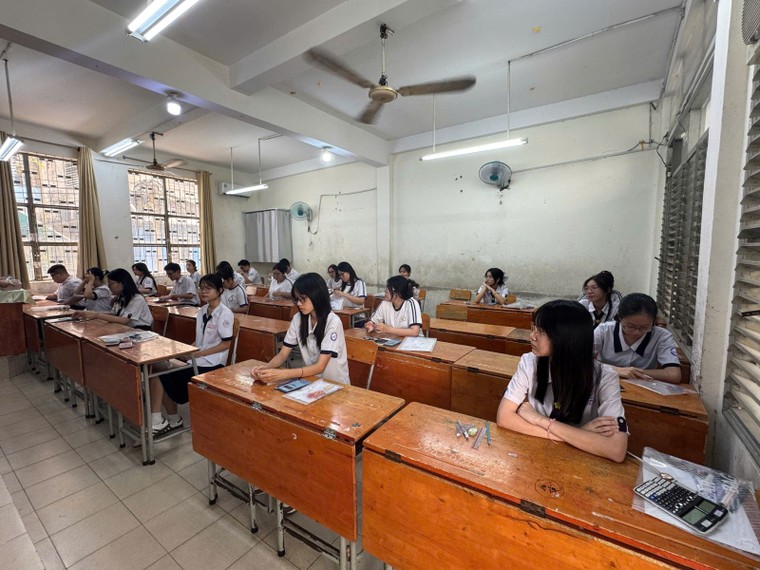 Tăng cường tính minh bạch trong quá trình chấm thi tốt nghiệp THPT 2025 ảnh 1