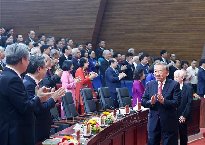 Lãnh đạo Đảng, Nhà nước dự Lễ công bố các nghị quyết, quyết định sáp nhập đơn vị hành chính ảnh 1