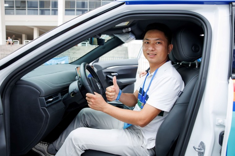 Hà Nội bùng nổ với sự kiện “Thu xăng - Đổi điện”: Drift nghẹt thở, lái thử “phê”, lên đời xe điện ngay tại sự kiện ảnh 10