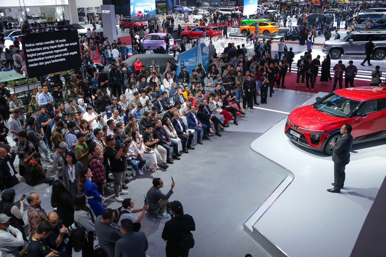 Vinfast chính thức mở bán mẫu xe VF 7 tại Indonesia ảnh 2