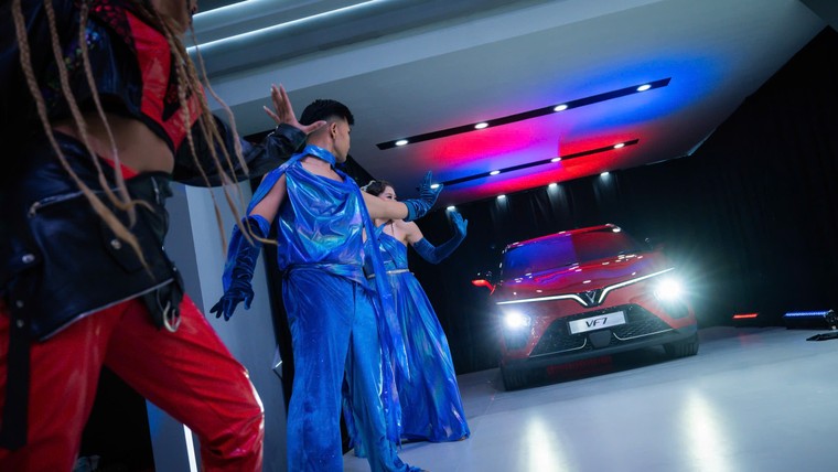 Vinfast chính thức mở bán mẫu xe VF 7 tại Indonesia ảnh 3