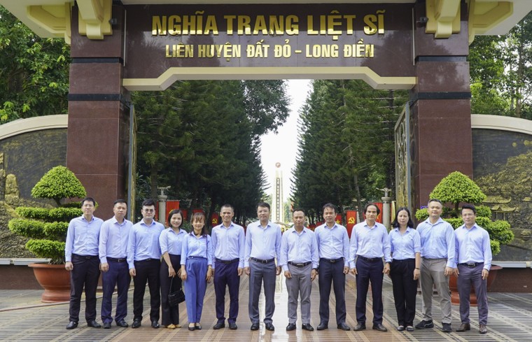 PV GAS SE dâng hương tưởng niệm nhân ngày Thương binh liệt sỹ ảnh 2