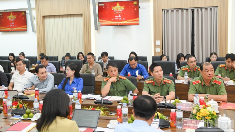 "Cùng Việt Nam tiến bước": Lan tỏa những giá trị chưa từng có tiền lệ ảnh 1