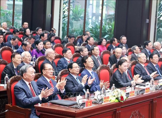 Tổng Bí thư chủ trì buổi gặp mặt các đồng chí nguyên lãnh đạo Đảng, Nhà nước ảnh 9