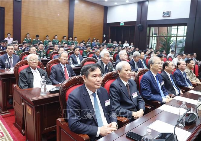 Tổng Bí thư chủ trì buổi gặp mặt các đồng chí nguyên lãnh đạo Đảng, Nhà nước ảnh 13