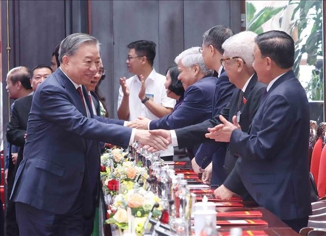 Tổng Bí thư chủ trì buổi gặp mặt các đồng chí nguyên lãnh đạo Đảng, Nhà nước ảnh 16