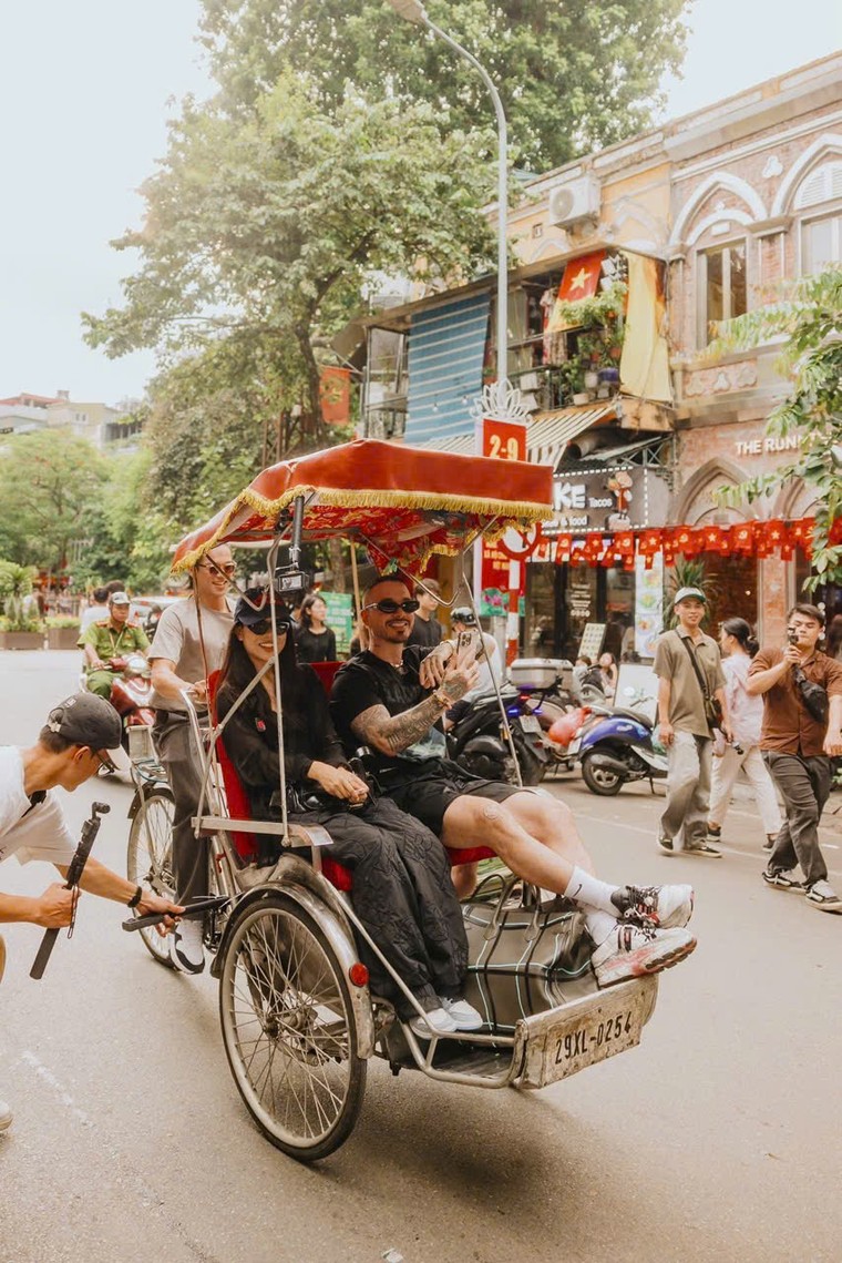 Đếm ngược 8Wonder: Fan “ôm rào’ từ 5h sáng, dàn siêu sao sẵn sàng cháy hết mình ảnh 3