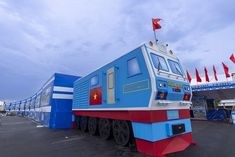 Cẩm nang khám phá “vũ trụ trải nghiệm” tại Triển lãm “hot” nhất dịp kỷ niệm 80 năm Quốc khánh ảnh 5