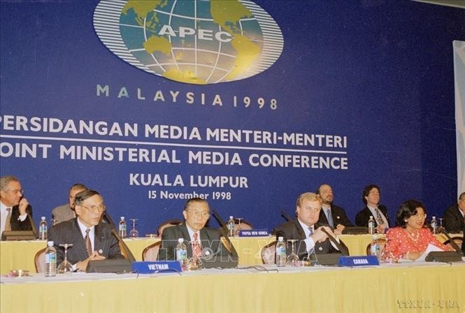 Chặng đường 80 năm vẻ vang của nền ngoại giao Việt Nam vì sự nghiệp đấu tranh, bảo vệ và xây dựng đất nước ảnh 3