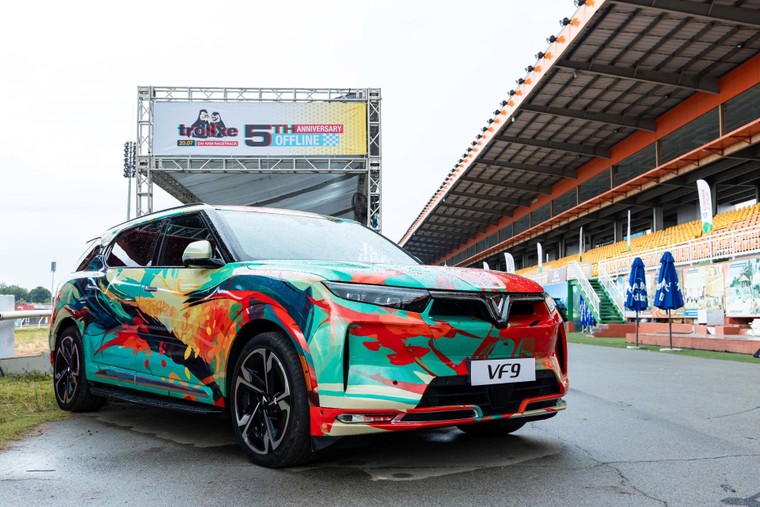 VinFast VF9 lăn bánh chỉ còn từ 1,3 tỷ đồng: Cơ hội chưa từng có cho giấc mơ xe sang ảnh 1