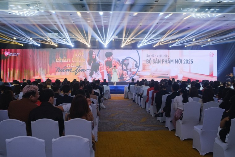 Hơn 1.230 tỷ đồng quyền lợi bảo hiểm đã được AIA Việt Nam chi trả trong 7 tháng đầu năm 2025 ảnh 2