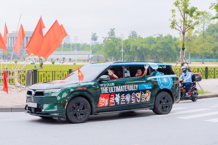 Chạy xuyên Đông Nam Á bằng VinFast VF 9, chủ xe chia sẻ: “Xe khỏe, chạy nhàn, trạm sạc ở Việt Nam vẫn hơn một bậc” ảnh 1