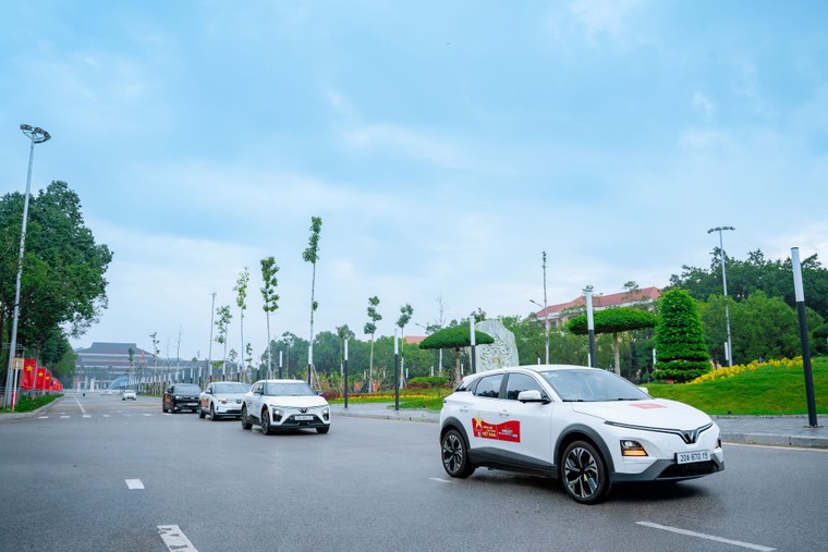 VinFast chinh phục người dùng với những đặc quyền hậu mãi 5 sao ảnh 1