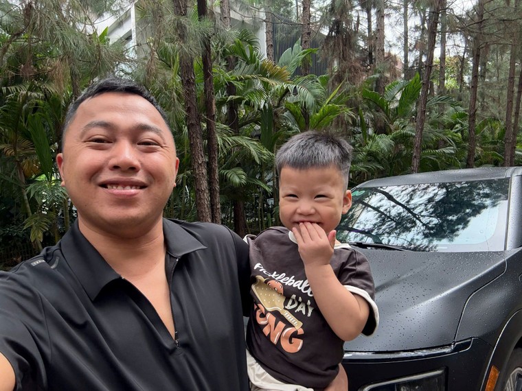 Thầy dạy lái xe bằng VinFast VF 7 chạy 55.000 km sau 9 tháng: “Tiết kiệm 150 triệu đồng/năm, học viên khen sướng hơn xe xăng” ảnh 1