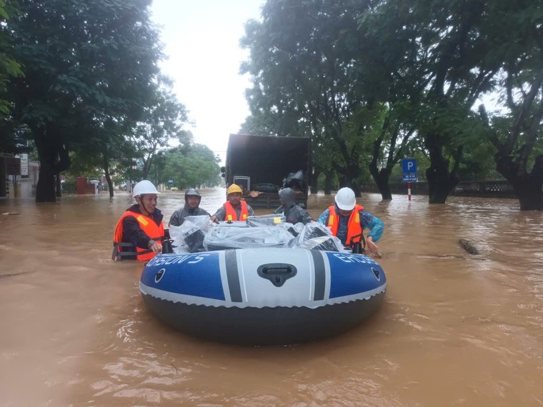 Sóng Viettel tại Huế và Đà Nẵng duy trì ổn định trong lũ dữ ảnh 2