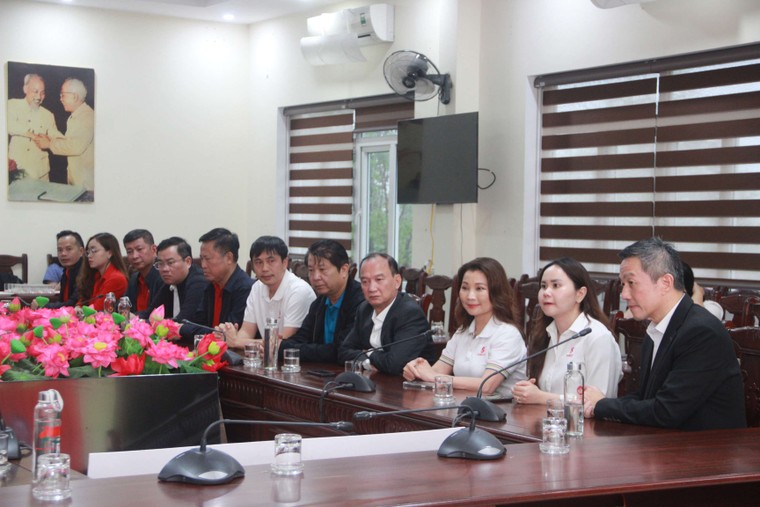 SABECO đóng góp 1 tỷ đồng hỗ trợ khắc phục thiệt hại sau bão lũ cho người dân tại Nghệ An và Hà Tĩnh ảnh 1