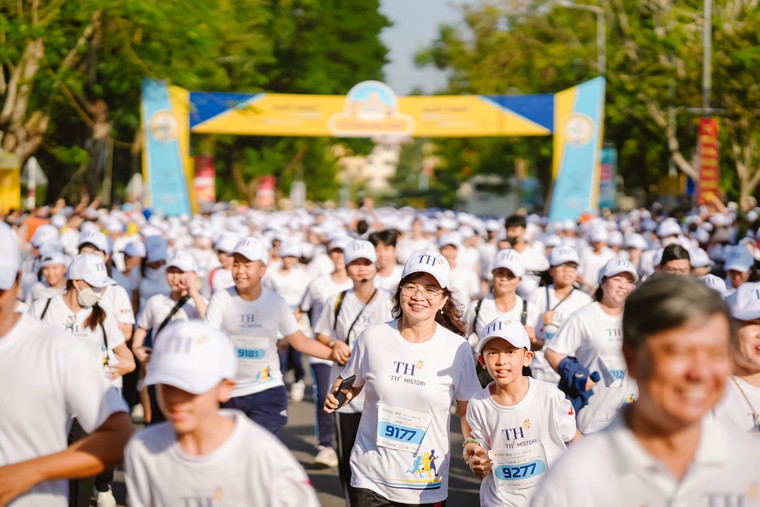 10.322 chiến binh chạy “Vì tầm vóc Việt” tại S-Race Cần Thơ ảnh 1
