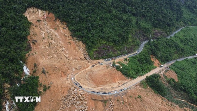 Vì sao liên tục xảy ra lũ quét, sạt lở đất ở khu vực miền Trung, Tây Nguyên? ảnh 2