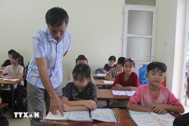 Bộ trưởng Bộ GD-ĐT: Sẽ tăng hỗ trợ học phí, học bổng cho sinh viên sư phạm ảnh 1