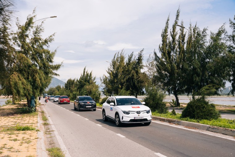 VinFast VF 8 sau 46.000 km: Vẫn đầm chắc, pin nguyên 100%, sơn không xuống màu ảnh 1