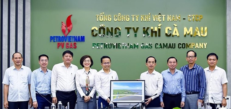 Đoàn công tác tỉnh Cà Mau đến thăm và làm việc tại PV GAS CA MAU ảnh 3